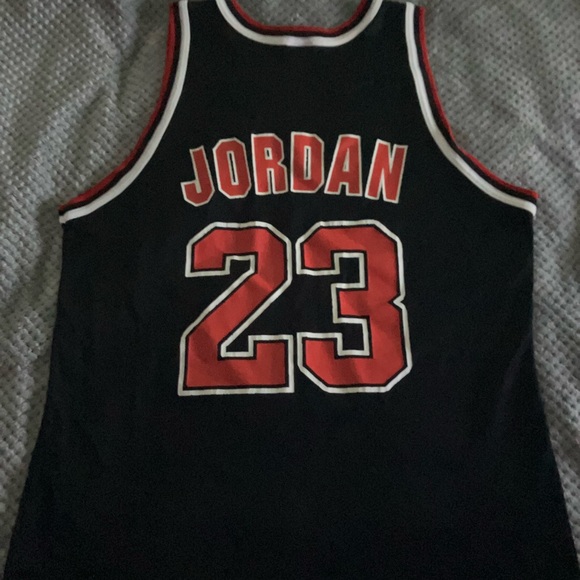 Michael Jordan Size/44 Vintage Chicago Bulls Jersey bought in 1997 #23 Jordan - Picture 1 of 4